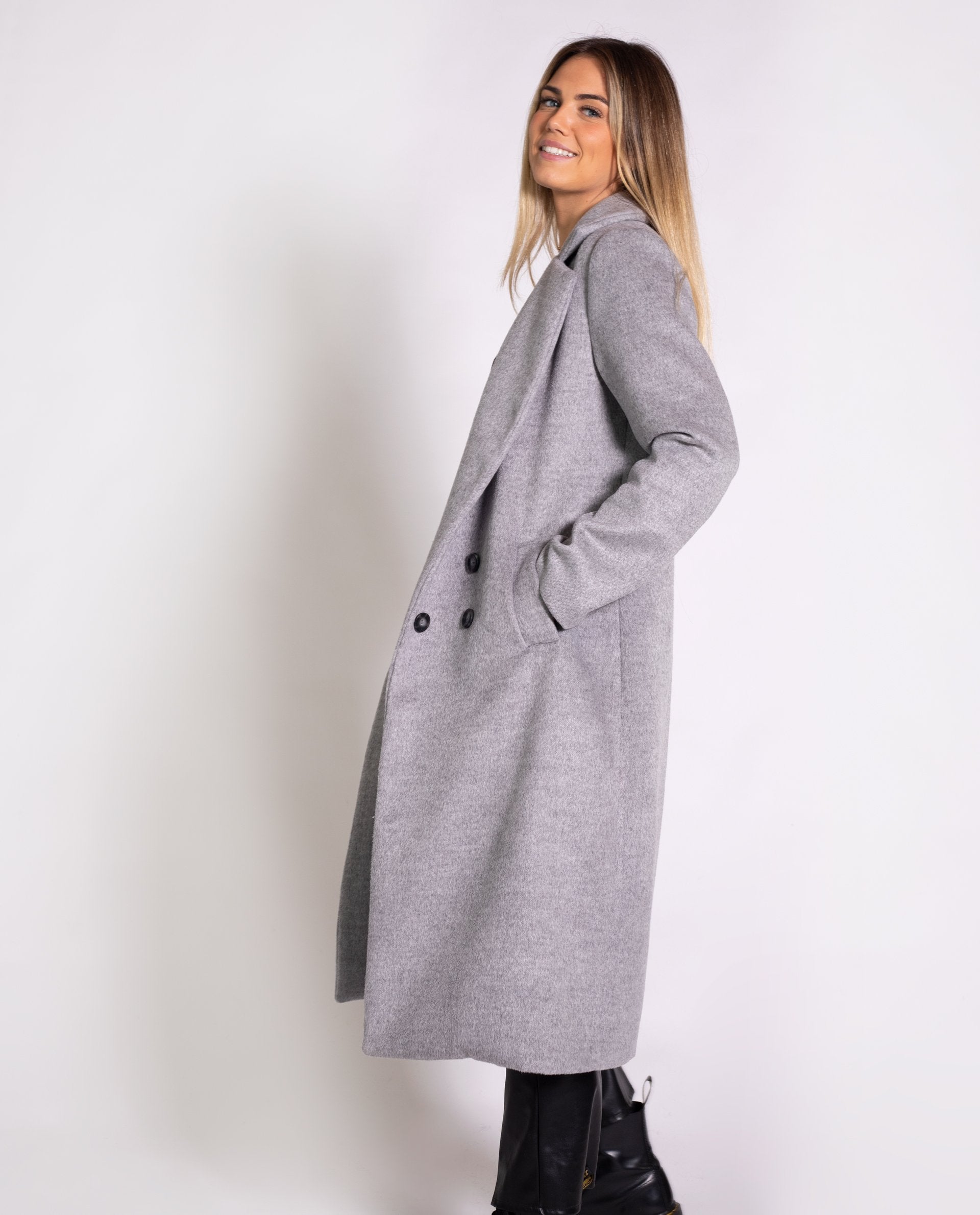 ABRIGO DREAM BIG | Abrigo maxi con solapa de mujer gris | Abrigos  THE-ARE