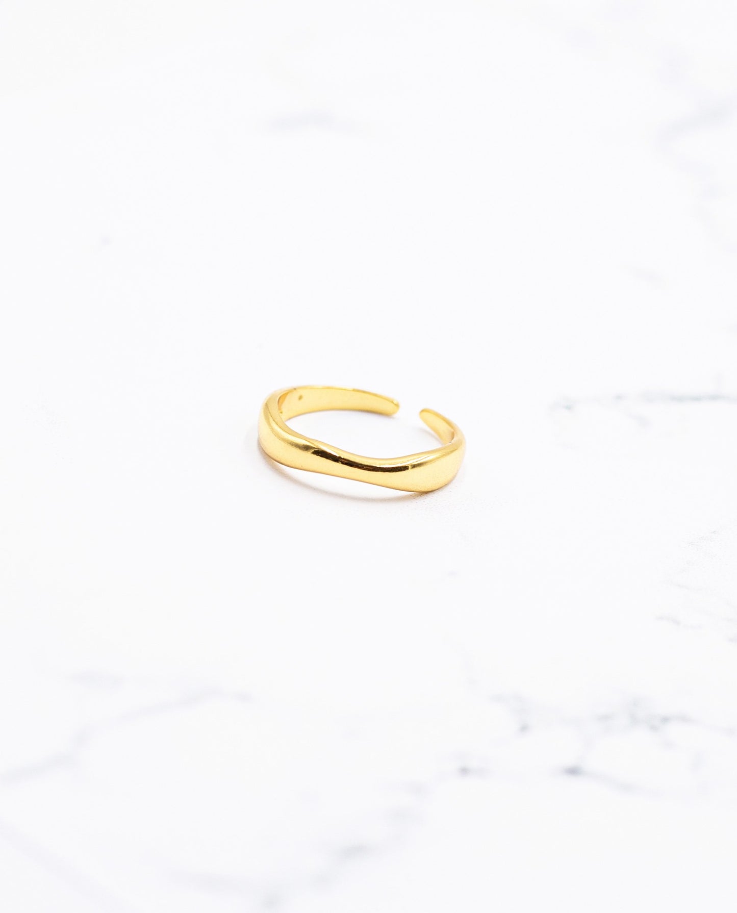 Anillo liso fino de plata 925 bañada en oro | Joyitas THE-ARE