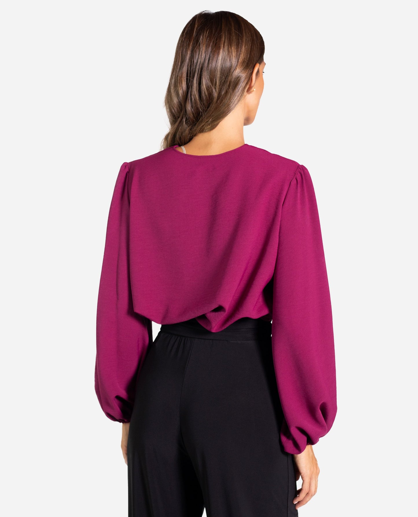 BLUSA ISOLINA | Blusa elegante burdeos cruzada con mangas abullonadas | THE-ARE