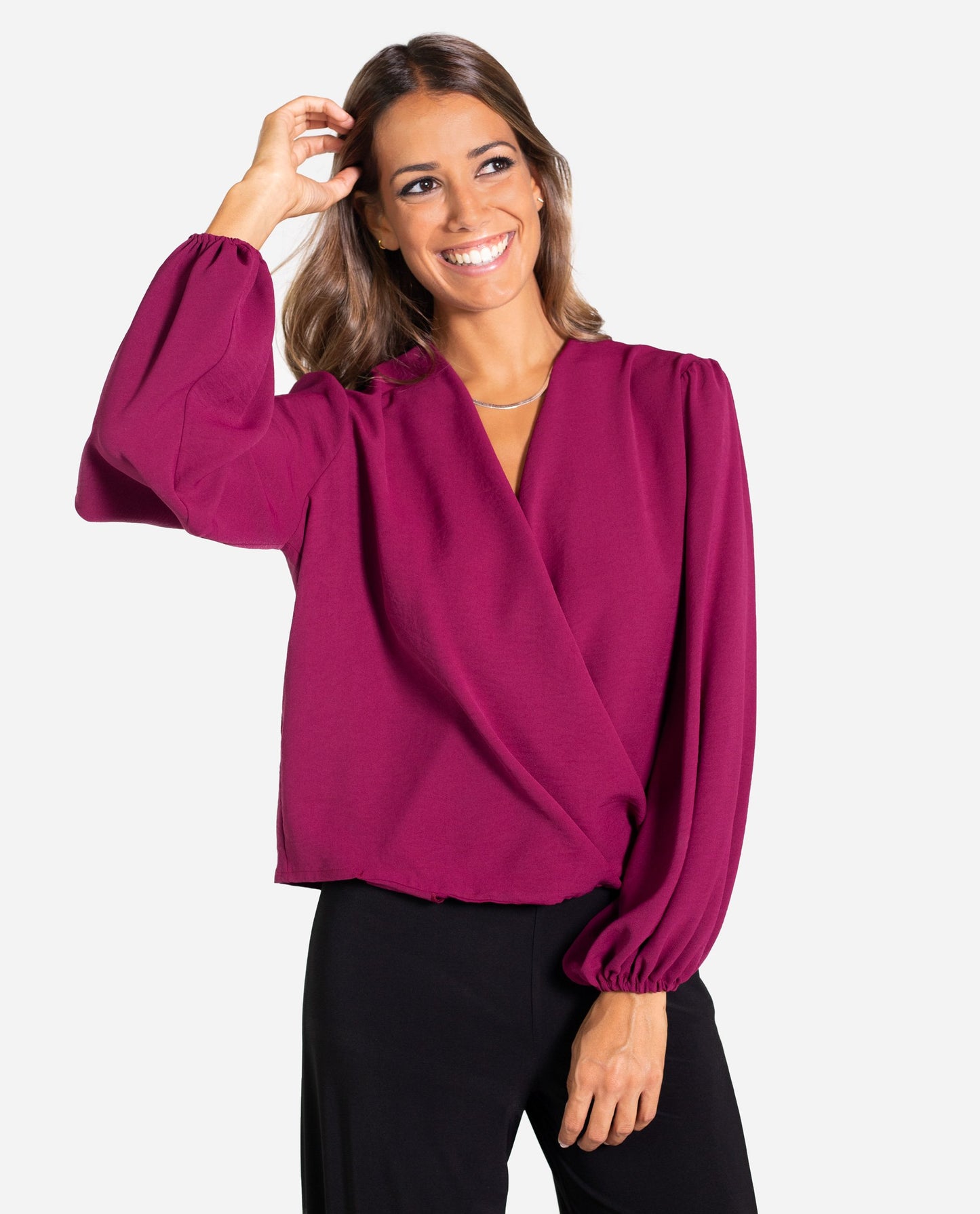 BLUSA ISOLINA | Blusa elegante burdeos cruzada con mangas abullonadas | THE-ARE