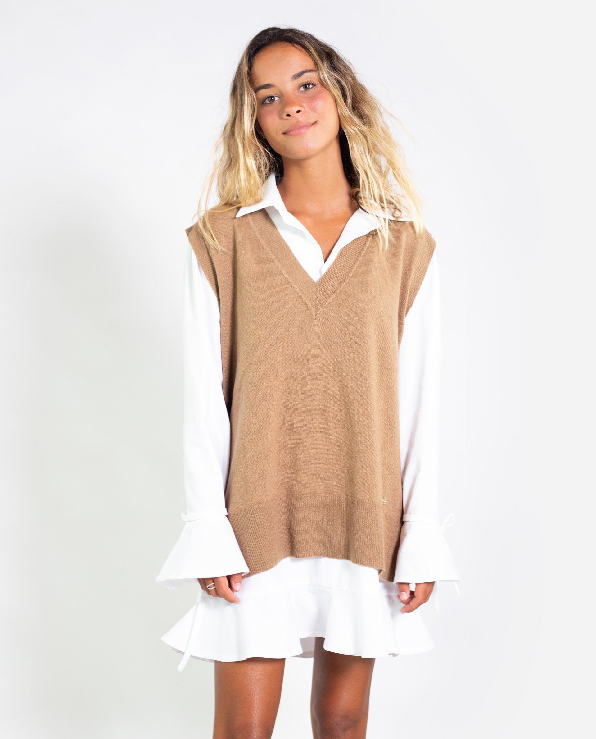 CHALECO MOONSHADOW | Jersey fino sin mangas beige mujer | Jerseys chicas THE-ARE