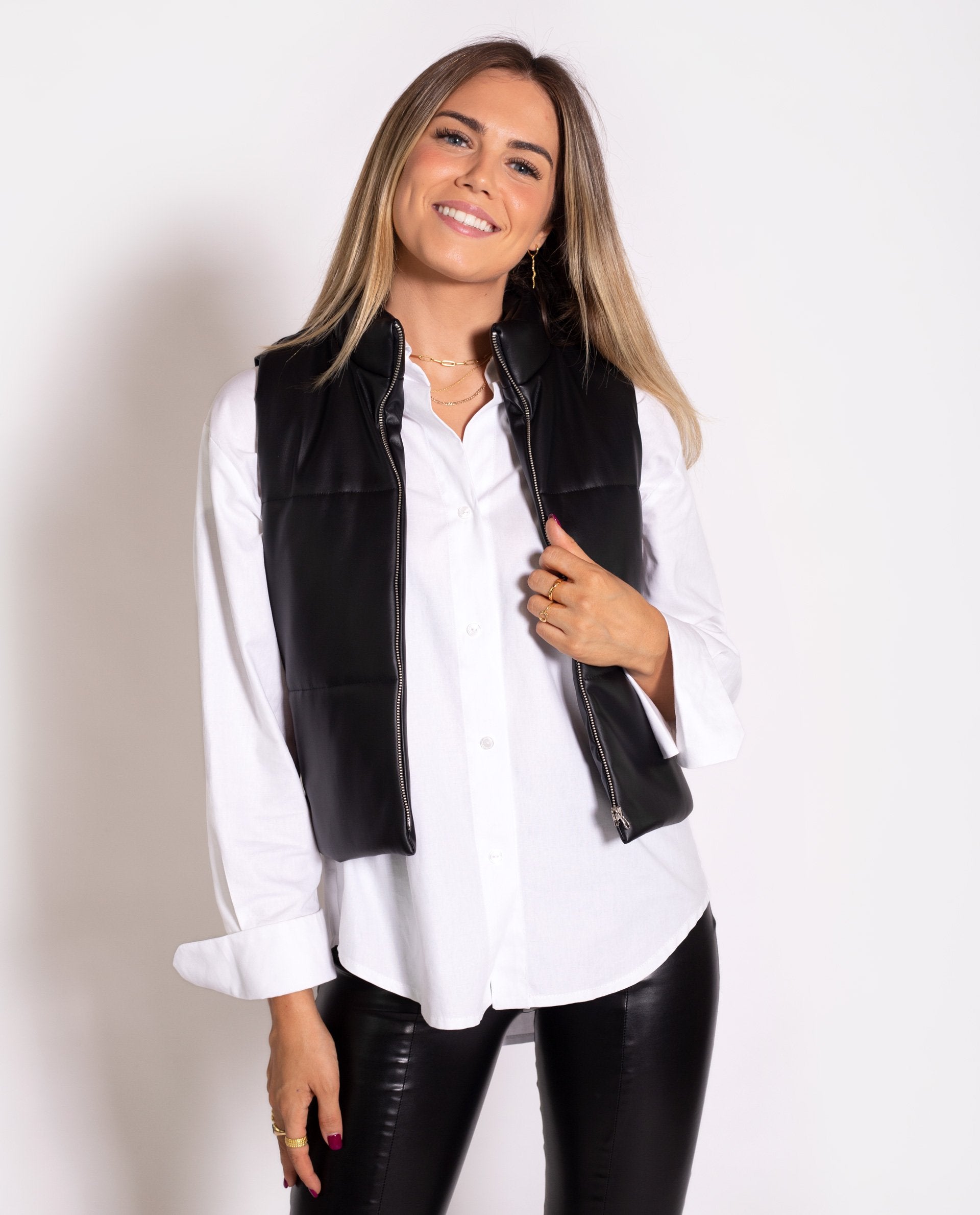 CHALECO HEADQUARTES | Chaleco efecto piel con relleno mujer | Chaquetas y abrigo THE-ARE