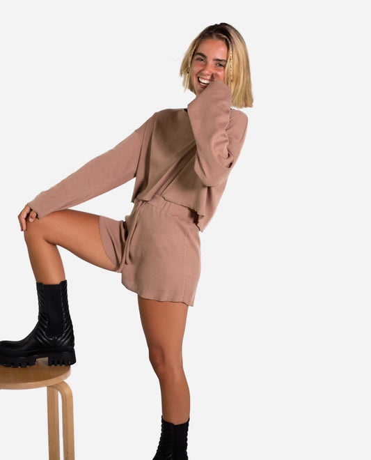 SHORT WITTY | Short canalé camel oversize | Conjunto comfy THE-ARE