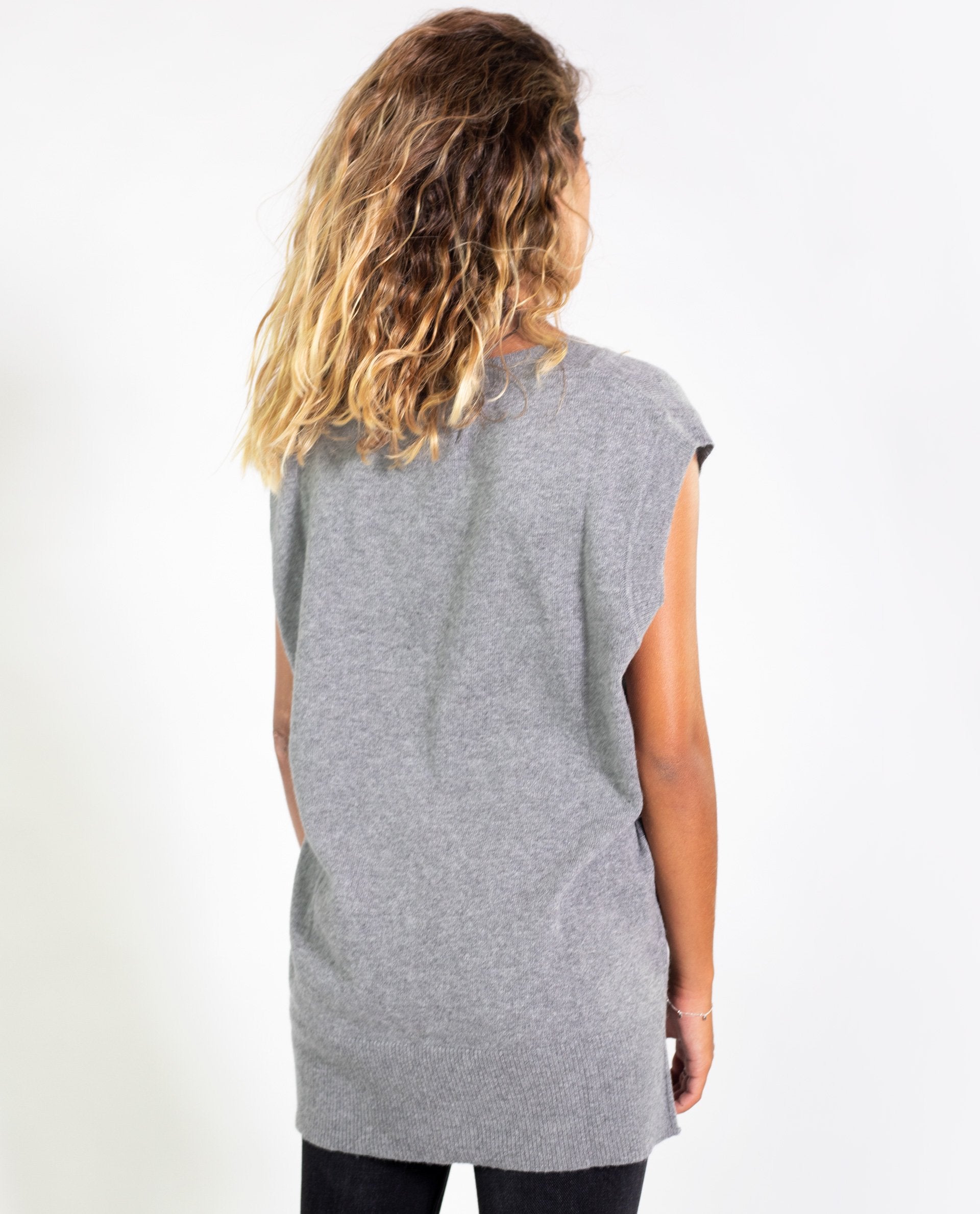 CHALECO MOONSHADOW | Jersey fino sin mangas gris mujer | Jerseys chicas THE-ARE