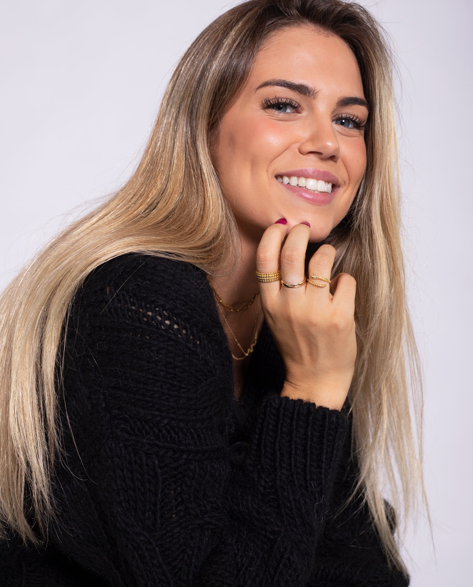 Anillo ancho con textura plata 925 bañada en oro | Joyitas THE-ARE