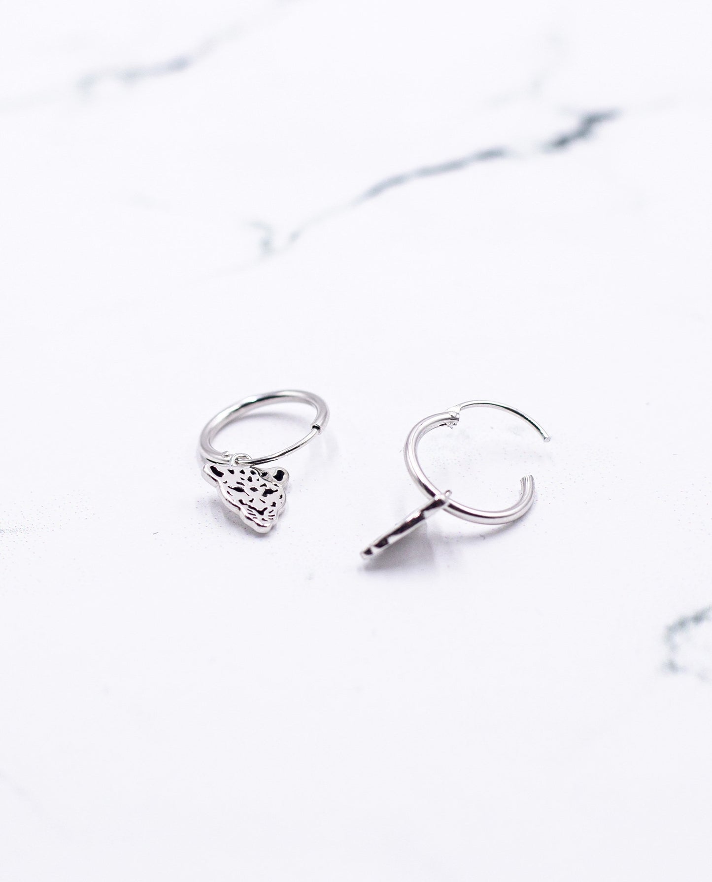 Pendientes aro plata 925 colgante tigre | Joyitas THE-ARE