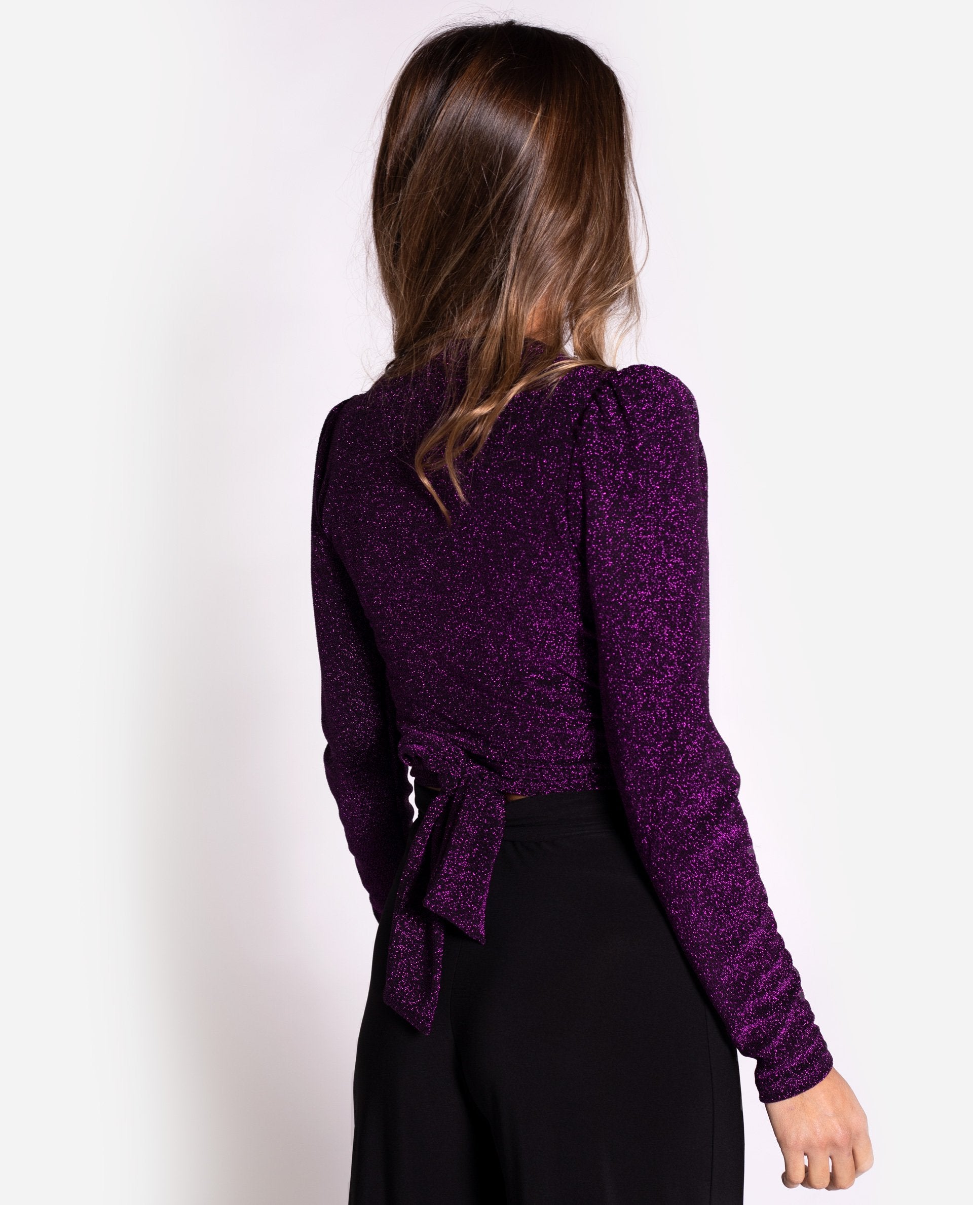 Top con mangas morado brillante con lazadas | Tops THE-ARE