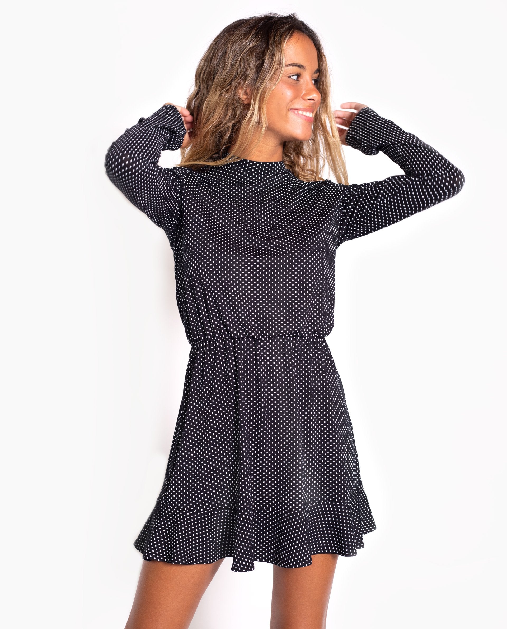 VESTIDO LUCKY GIRL | Vestido corto lunares manga larga con vuelo | THE-ARE