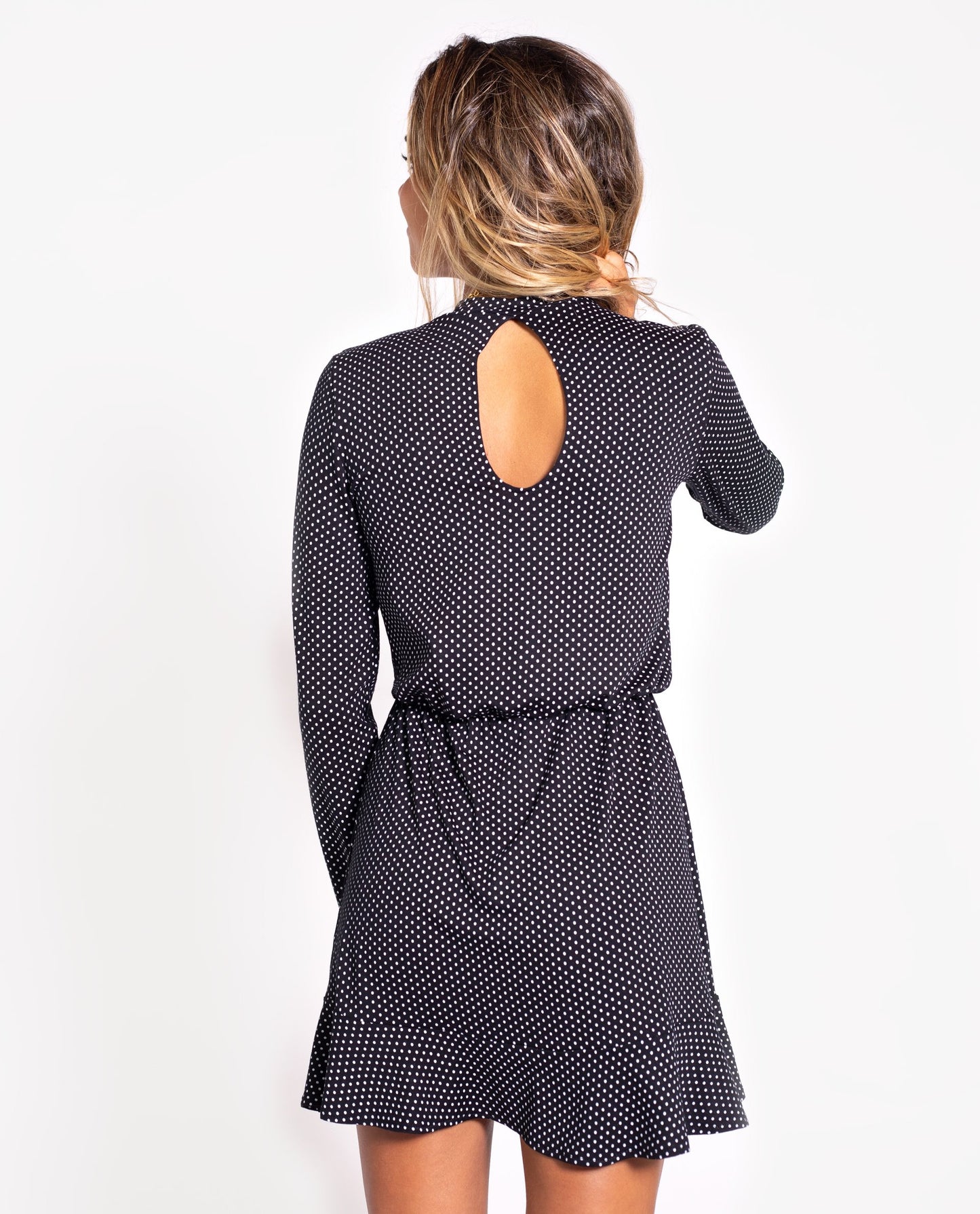 VESTIDO LUCKY GIRL | Vestido corto lunares manga larga con vuelo | THE-ARE