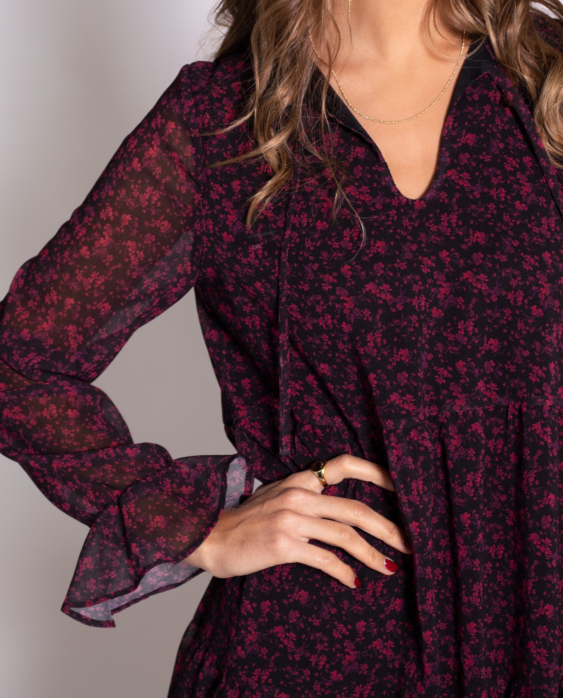 Vestido corto manga larga estampado flores baby doll | THE-ARE